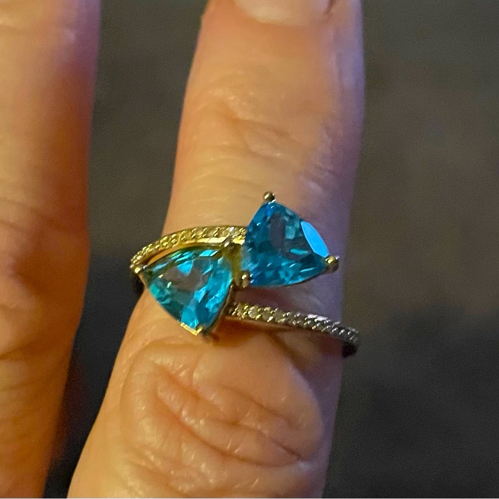 10K gold Blue Topaz Ring SZ 7